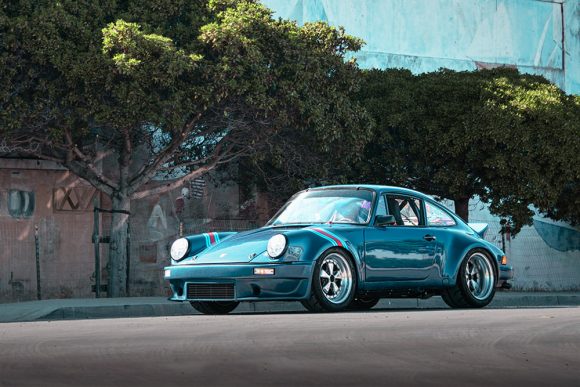 Vintage Porsche 911 equipped with Vonnen Shadow Drive